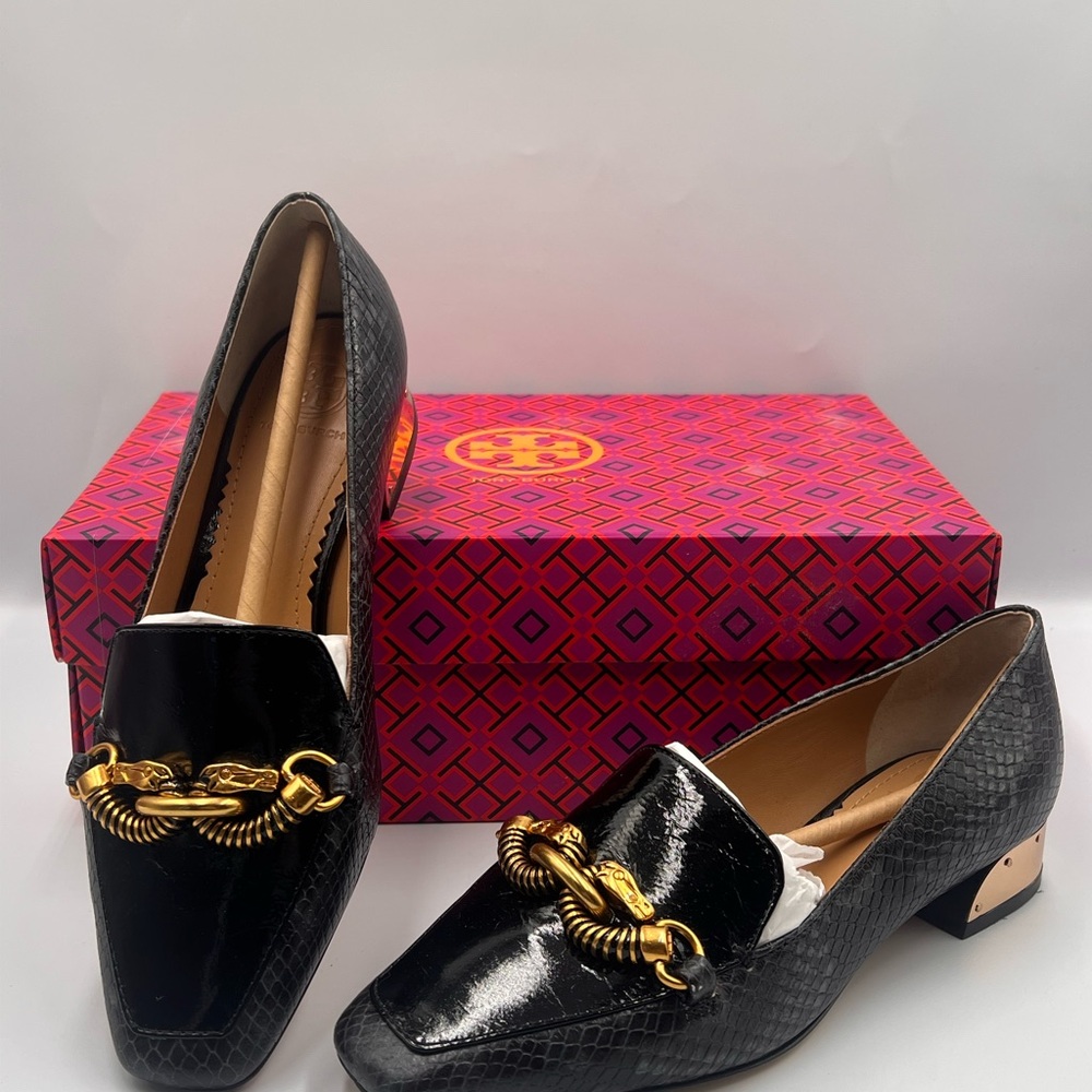 Tory Burch Black Loafers Horse Head Buckle Jessa 25 mm Snake Print Sz 6